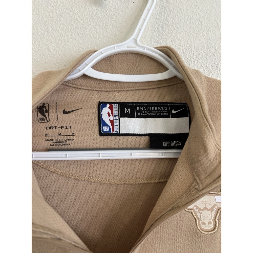 Nike NBA Chicago Bulls City Edition Quarter Zip Pullover Mens M Tan Dri Fit - Picture 3 of 11